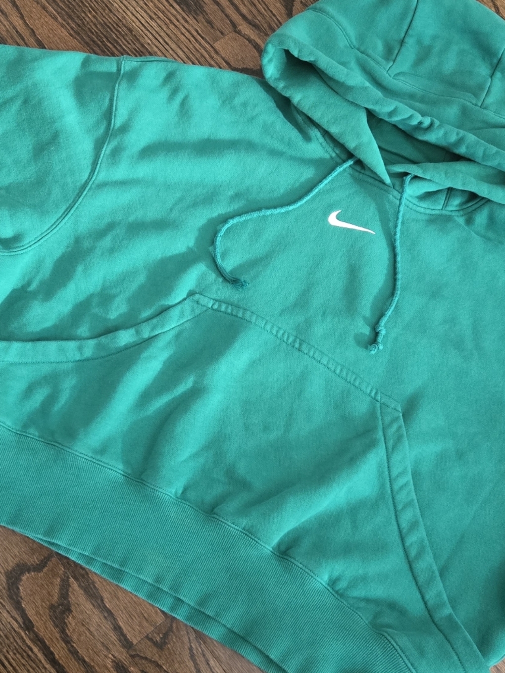 nike | size xs | green oversized kangaroo pocket hoodie